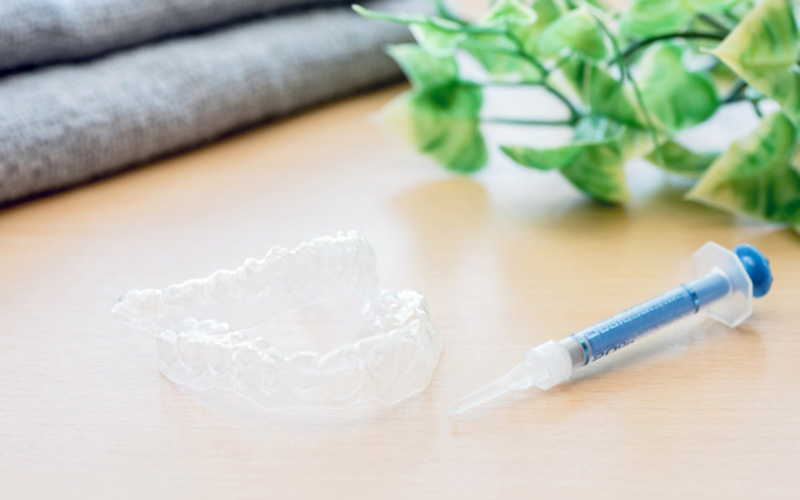 当院でのホワイトニングはティオン、オパールエッセンスを使用しております。